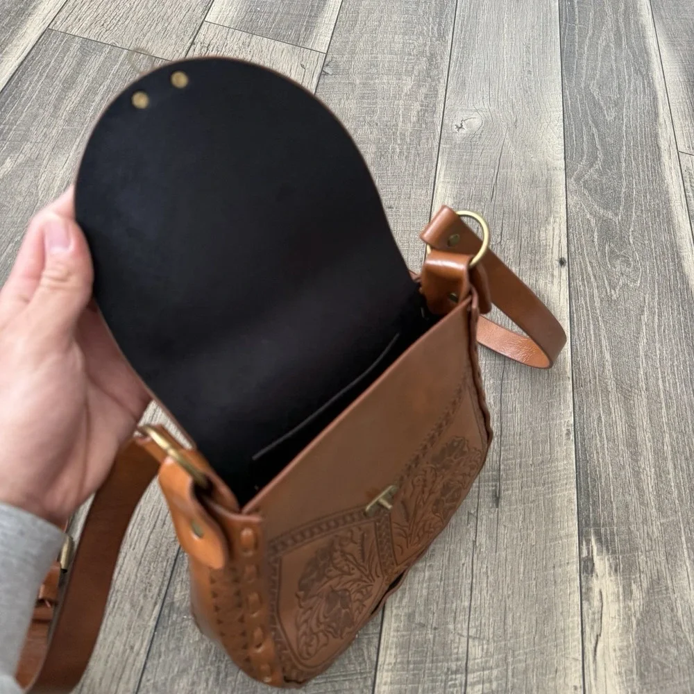 Alma Mia Tooled Leather‎ Crossbody Bag Brown Boho Western Saddle Floral Embossed